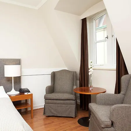 Bishops Arms 3*
